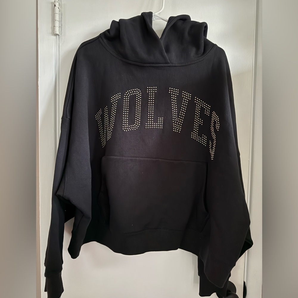 Darc Sport Hoodie with Studded 'WOLVES' Design 525/1000 NWOT Size Large - Picture 1 of 4